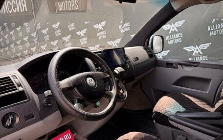 Volkswagen Caravelle T5, 2005 год, 1 095 000 рублей, 10 фотография
