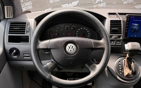 Volkswagen Caravelle T5, 2005 год, 1 095 000 рублей, 15 фотография