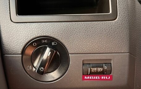 Volkswagen Caravelle T5, 2005 год, 1 095 000 рублей, 18 фотография