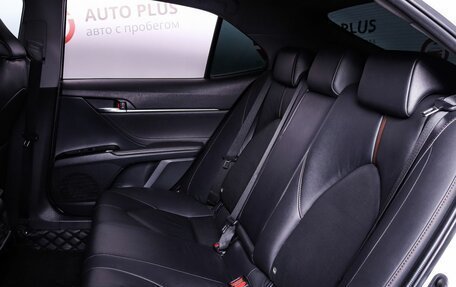 Toyota Camry, 2018 год, 2 800 000 рублей, 9 фотография