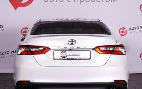 Toyota Camry, 2018 год, 2 800 000 рублей, 4 фотография