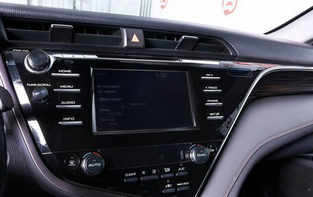 Toyota Camry, 2018 год, 2 800 000 рублей, 16 фотография