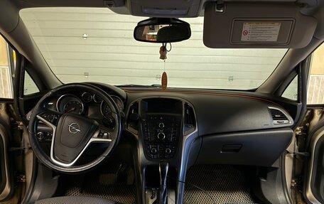 Opel Astra J, 2011 год, 700 000 рублей, 2 фотография