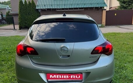 Opel Astra J, 2011 год, 700 000 рублей, 9 фотография