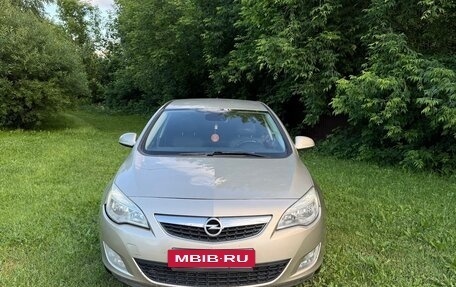Opel Astra J, 2011 год, 700 000 рублей, 10 фотография