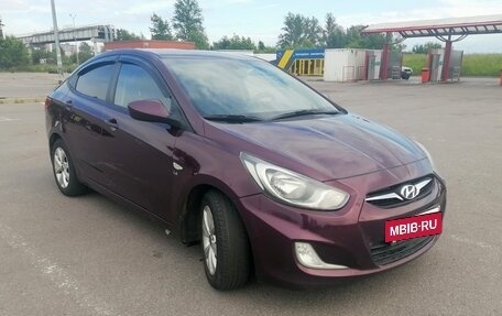 Hyundai Solaris II рестайлинг, 2012 год, 745 000 рублей, 3 фотография