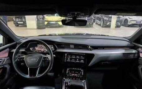 Audi e-tron Sportback I, 2021 год, 5 700 000 рублей, 7 фотография