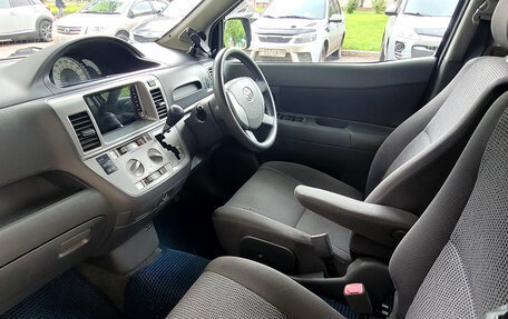 Toyota Raum II, 2004 год, 650 000 рублей, 12 фотография
