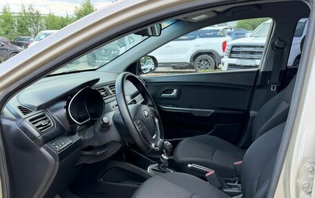 KIA Rio III рестайлинг, 2015 год, 900 000 рублей, 15 фотография
