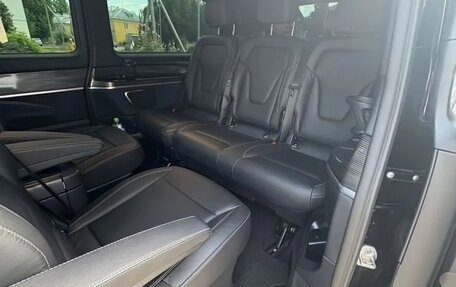 Mercedes-Benz V-Класс, 2022 год, 8 700 000 рублей, 4 фотография