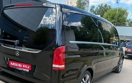 Mercedes-Benz V-Класс, 2022 год, 8 700 000 рублей, 2 фотография