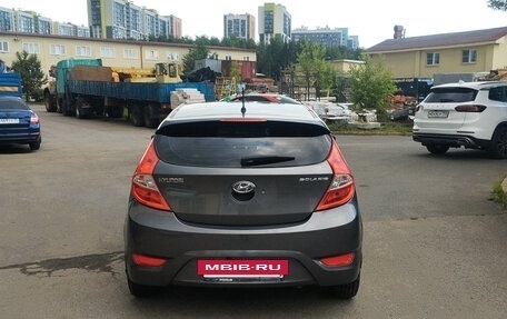Hyundai Solaris II рестайлинг, 2011 год, 690 000 рублей, 5 фотография