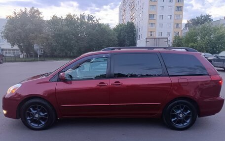 Toyota Sienna II рестайлинг, 2005 год, 1 060 000 рублей, 2 фотография