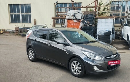 Hyundai Solaris II рестайлинг, 2011 год, 690 000 рублей, 8 фотография