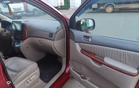 Toyota Sienna II рестайлинг, 2005 год, 1 060 000 рублей, 15 фотография