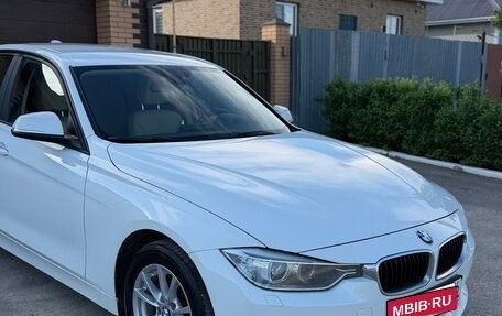 BMW 3 серия, 2015 год, 1 750 000 рублей, 13 фотография