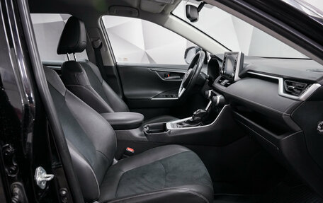 Toyota RAV4, 2021 год, 3 430 000 рублей, 10 фотография