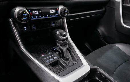 Toyota RAV4, 2021 год, 3 430 000 рублей, 15 фотография