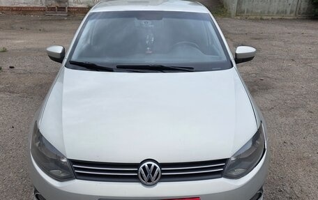 Volkswagen Polo VI (EU Market), 2013 год, 835 000 рублей, 1 фотография