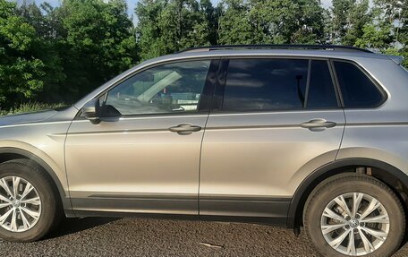 Volkswagen Tiguan II, 2020 год, 2 390 000 рублей, 1 фотография