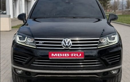 Volkswagen Touareg III, 2016 год, 3 020 000 рублей, 1 фотография