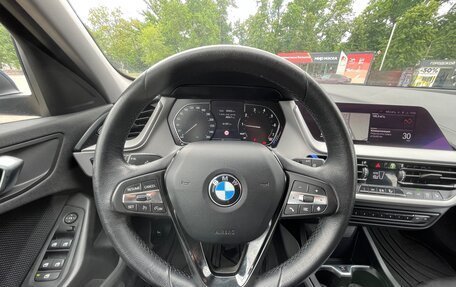 BMW 1 серия, 2020 год, 1 950 000 рублей, 25 фотография