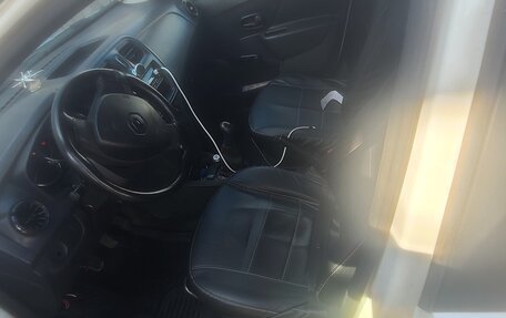 Renault Logan II, 2018 год, 330 000 рублей, 5 фотография
