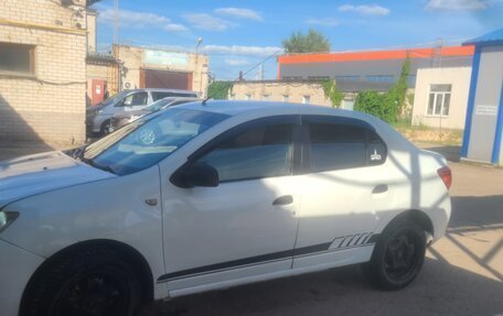 Renault Logan II, 2018 год, 330 000 рублей, 4 фотография