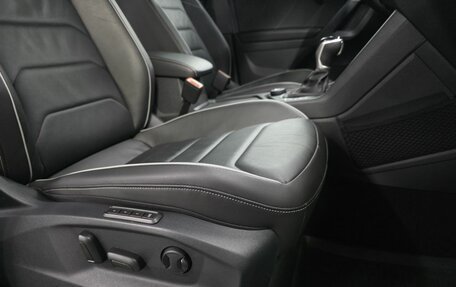 Volkswagen Tiguan II, 2021 год, 4 200 000 рублей, 14 фотография
