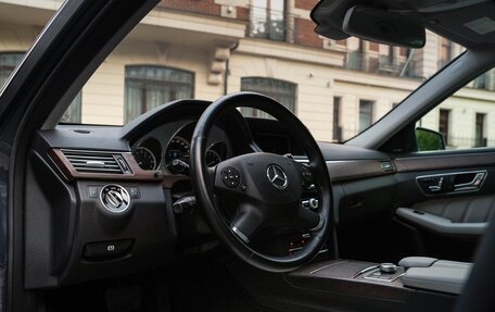 Mercedes-Benz E-Класс, 2011 год, 4 000 000 рублей, 11 фотография