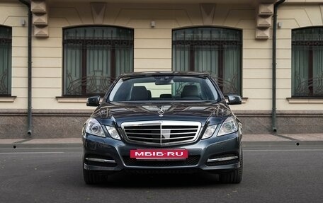 Mercedes-Benz E-Класс, 2011 год, 4 000 000 рублей, 2 фотография