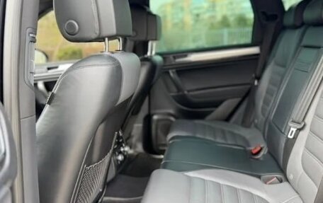 Volkswagen Touareg III, 2016 год, 3 020 000 рублей, 16 фотография