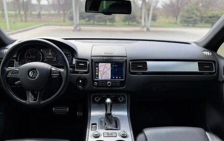 Volkswagen Touareg III, 2016 год, 3 020 000 рублей, 14 фотография