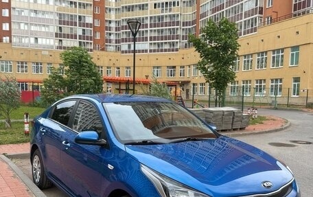 KIA Rio IV, 2018 год, 1 375 000 рублей, 3 фотография