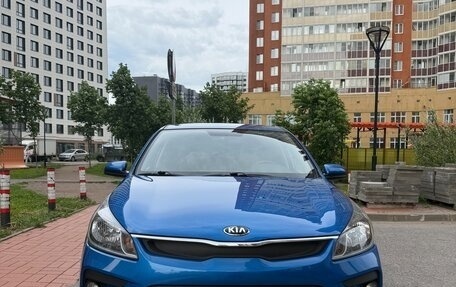 KIA Rio IV, 2018 год, 1 375 000 рублей, 2 фотография