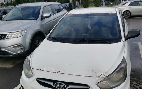 Hyundai Solaris II рестайлинг, 2011 год, 600 000 рублей, 2 фотография