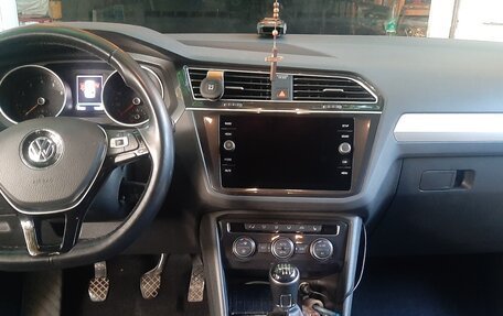 Volkswagen Tiguan II, 2020 год, 2 390 000 рублей, 9 фотография