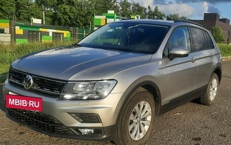 Volkswagen Tiguan II, 2020 год, 2 390 000 рублей, 2 фотография