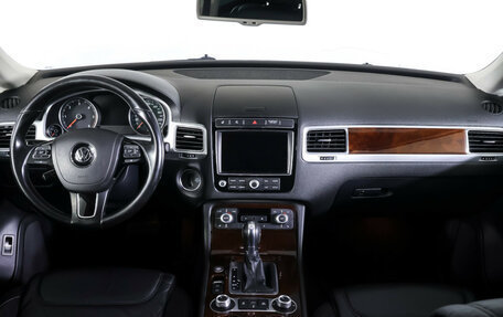Volkswagen Touareg III, 2015 год, 3 000 000 рублей, 13 фотография