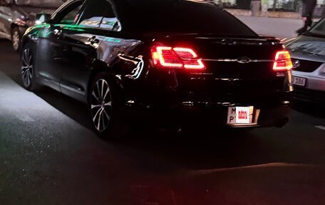 Ford Taurus VI рестайлинг, 2017 год, 1 500 000 рублей, 3 фотография