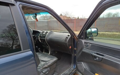 Nissan Terrano II рестайлинг, 2004 год, 250 000 рублей, 12 фотография