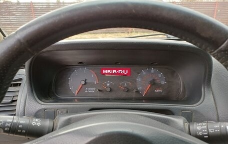 Nissan Terrano II рестайлинг, 2004 год, 250 000 рублей, 14 фотография