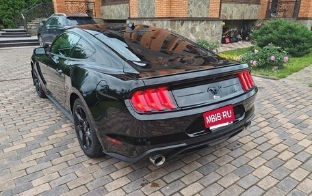 Ford Mustang VI рестайлинг, 2020 год, 2 830 000 рублей, 9 фотография
