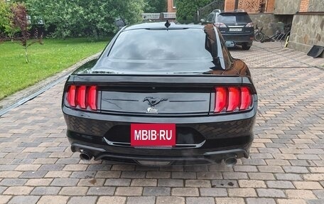 Ford Mustang VI рестайлинг, 2020 год, 2 830 000 рублей, 8 фотография