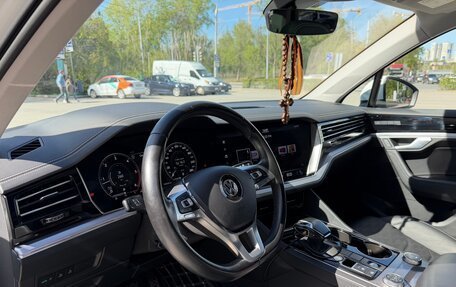 Volkswagen Touareg III, 2020 год, 5 700 000 рублей, 6 фотография