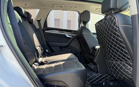 Volkswagen Touareg III, 2020 год, 5 700 000 рублей, 10 фотография