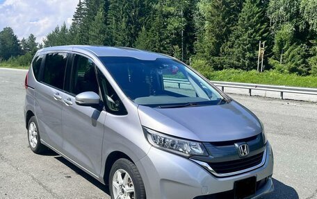 Honda Freed II, 2017 год, 1 700 000 рублей, 11 фотография