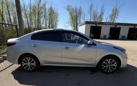 KIA Rio IV, 2021 год, 1 825 000 рублей, 3 фотография
