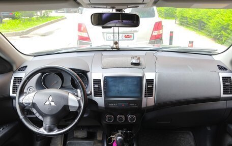 Mitsubishi Outlander III рестайлинг 3, 2011 год, 1 050 000 рублей, 13 фотография