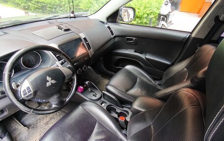 Mitsubishi Outlander III рестайлинг 3, 2011 год, 1 050 000 рублей, 15 фотография
